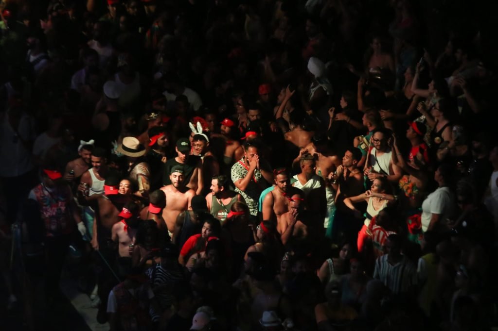Daniela Mercury encerra Carnaval de SP com homenagem a Rita Lee e Gal
