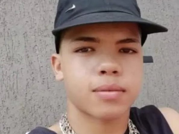 Vídeo: jovem é executado a tiros enquanto jogava sinuca no PR