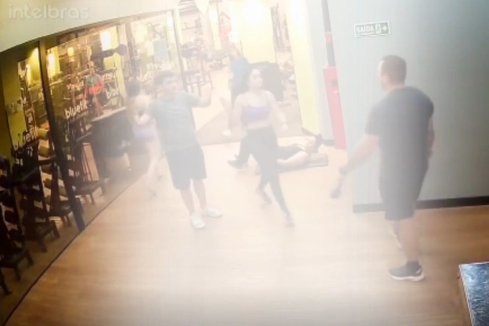 goias jovem agredida em academia