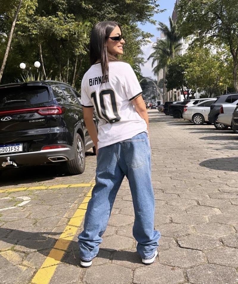 Bianca Andrade anuncia patrocínio aos times de base de vôlei feminino do Corinthians - Metrópoles
