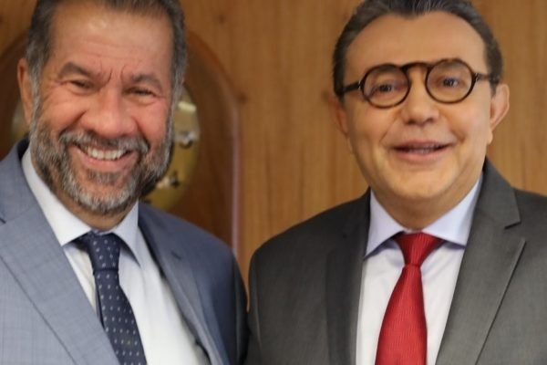 Carlos Lupi (PDT) e Carlos Siqueira (PSB), que negociam Federação com o Solidariedade - metropoles