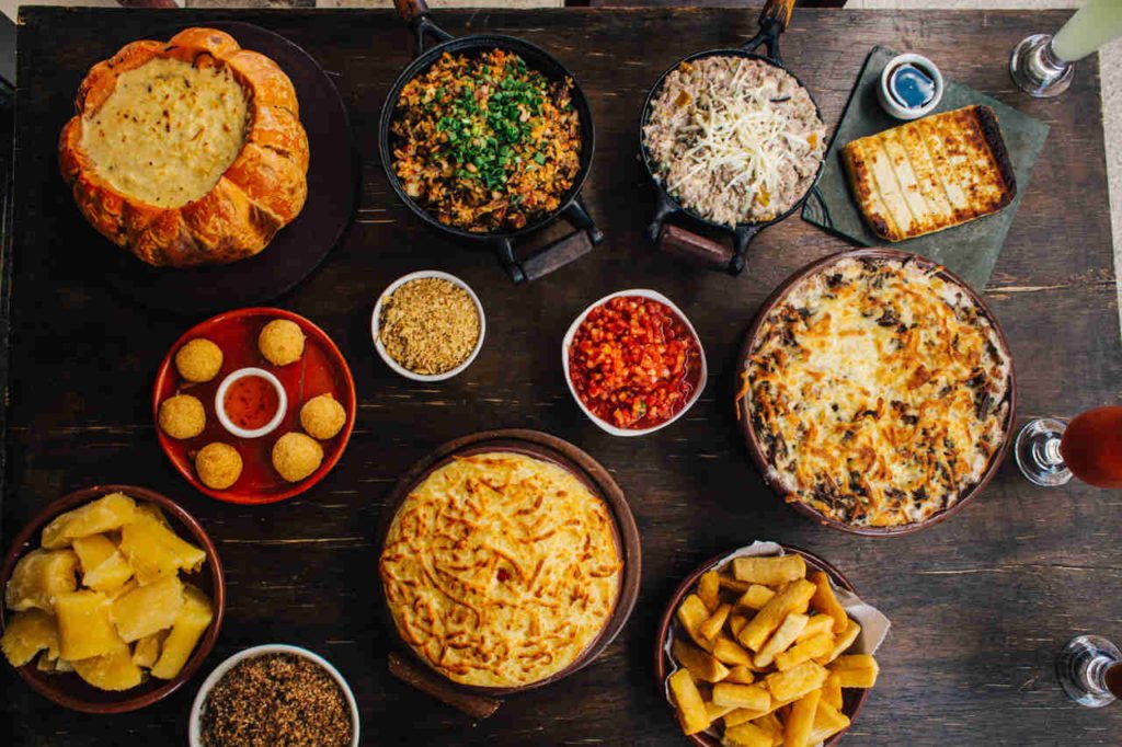 Na foto, pratos com comidas nordestinas - Metrópoles