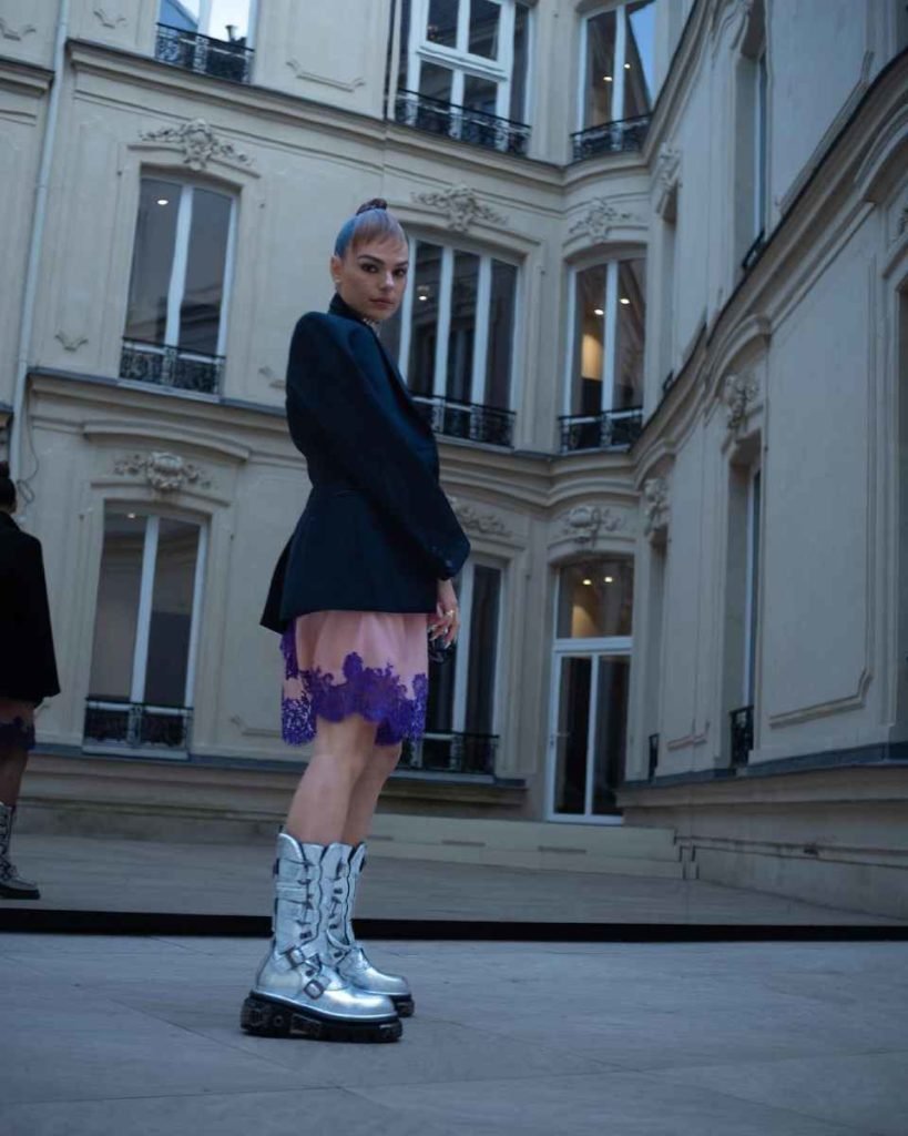 Isis Valverde em Paris
