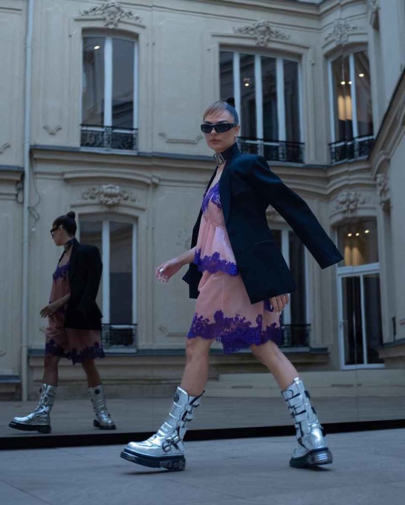 Isis Valverde em Paris