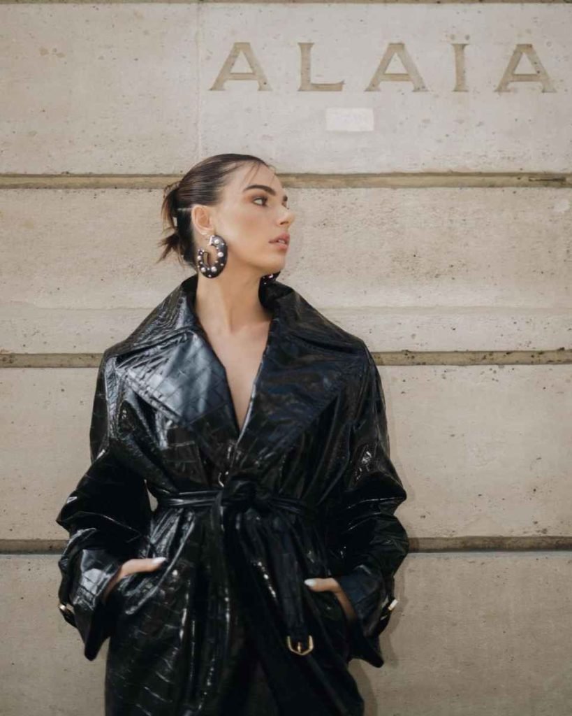 Isis Valverde em Paris