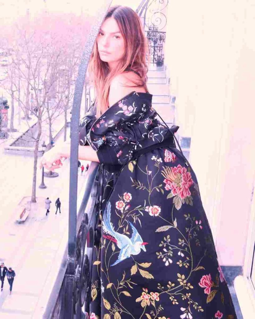 Isis Valverde em Paris