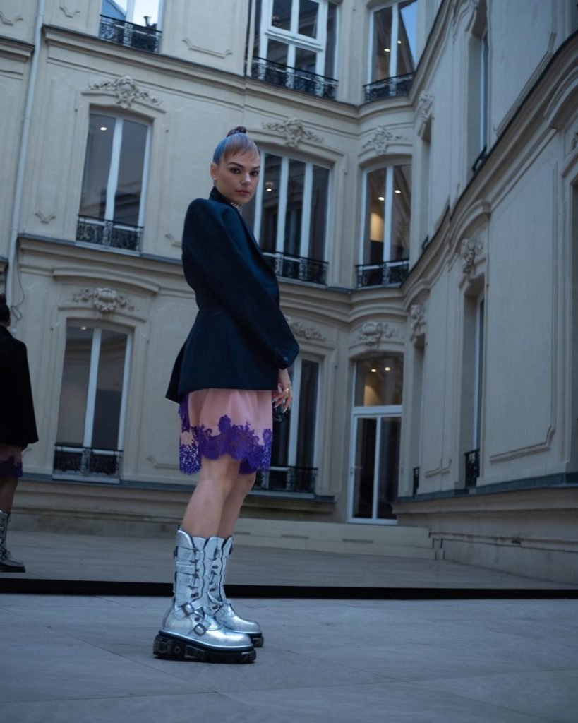 Isis Valverde em Paris