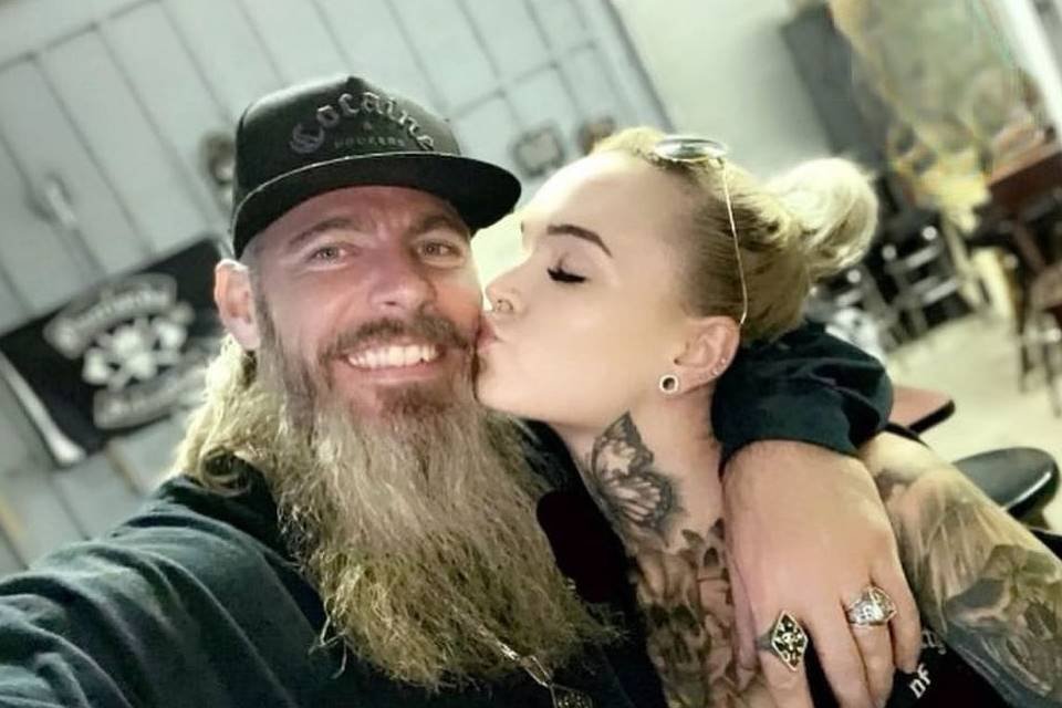 Casal se beijando - Metrópoles