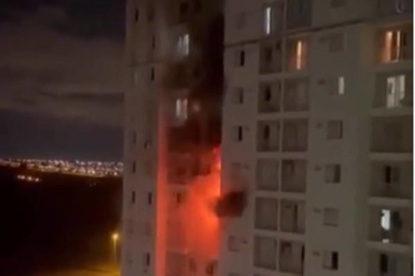V&iacute;deo: crian&ccedil;a de 5 anos &eacute; encontrada morta durante inc&ecirc;ndio em apartamento  no DF | Metr&oacute;poles