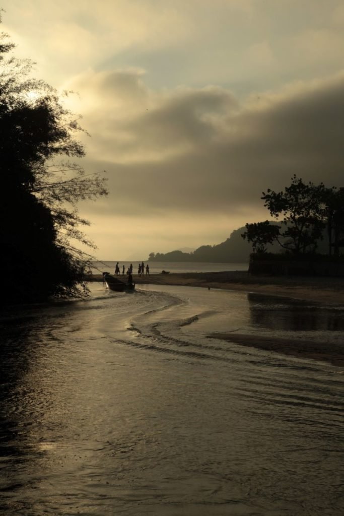 Exposição reúne fotos de São Sebastião, no litoral paulista