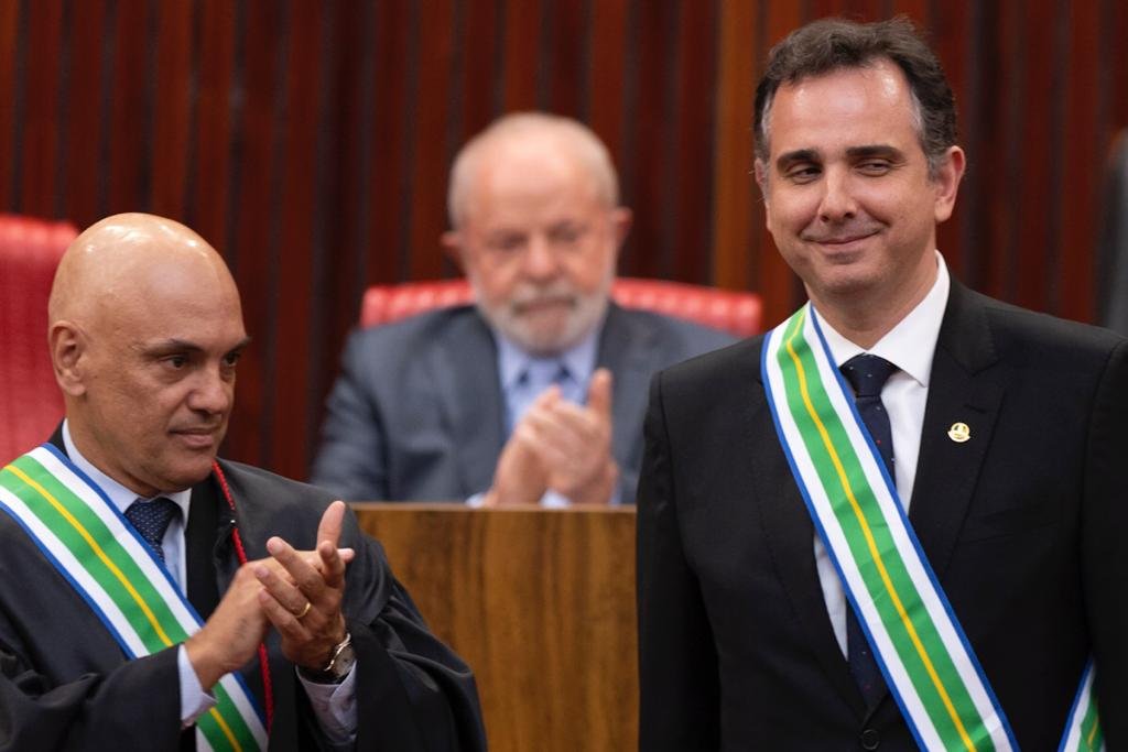 Ministro Alexandre de Moraes concede a comenda da Ordem do Mérito grau grã-cruz, do Tribunal Superior Eleitoral ao presidente do Senado Federal Rodrigo Pacheco TSE - Metrópoles