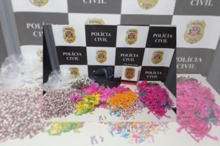 Foto colorida de entorpecentes apreendidos pela Polícia Civil de São Paulo