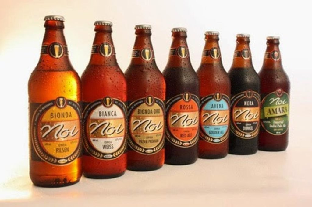 Na foto, rótulos da cervejaria Noi - Metrópoles