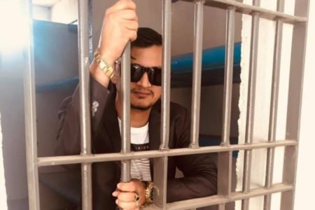 Fotografia colorida de jornalista preso acusado de supostamente integrar organização criminosa