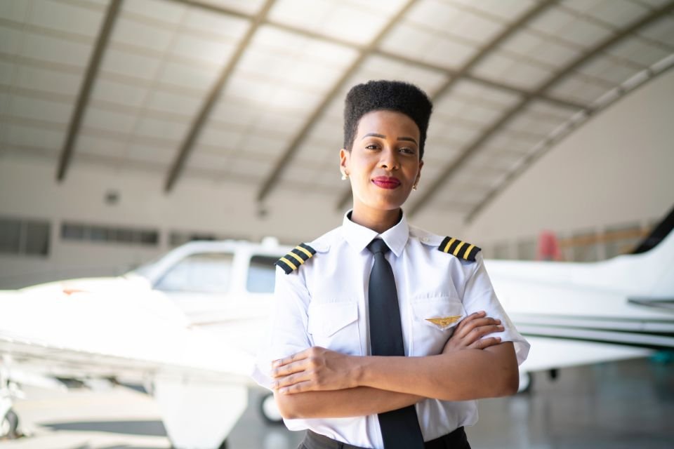 Pesquisa aponta falta de representatividade negra na avia&ccedil;&atilde;o civil |  Metr&oacute;poles