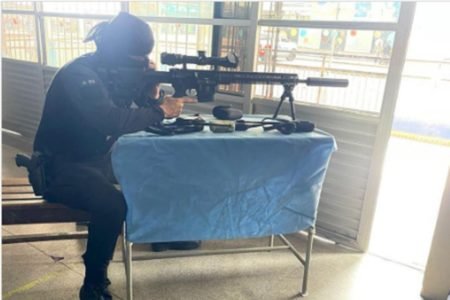 Imagem mostra sniper que atuou em ocorrência de sequestro no Pará - Metrópoles