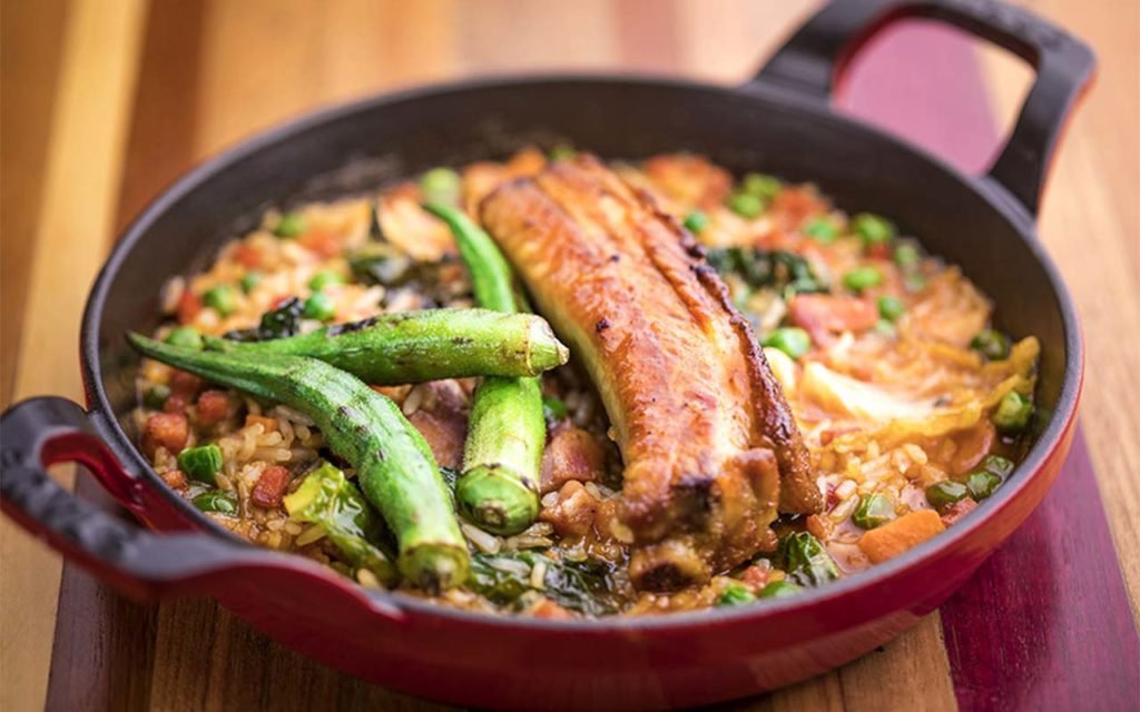 receita de arroz com linguiça bragantina, costelinha e quiabo, do Balaio IMS, em SP