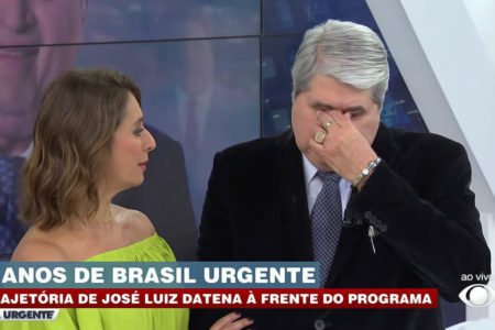 José Luiz Datena chora e é amparado por Catia Fonseca no Brasil Urgente - Metrópoles