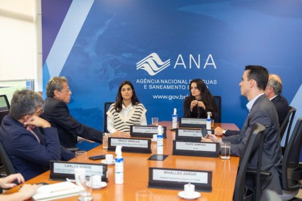 Reunião entre diretores da Agência Nacional de Águas e Saneamento Básico (ANA)