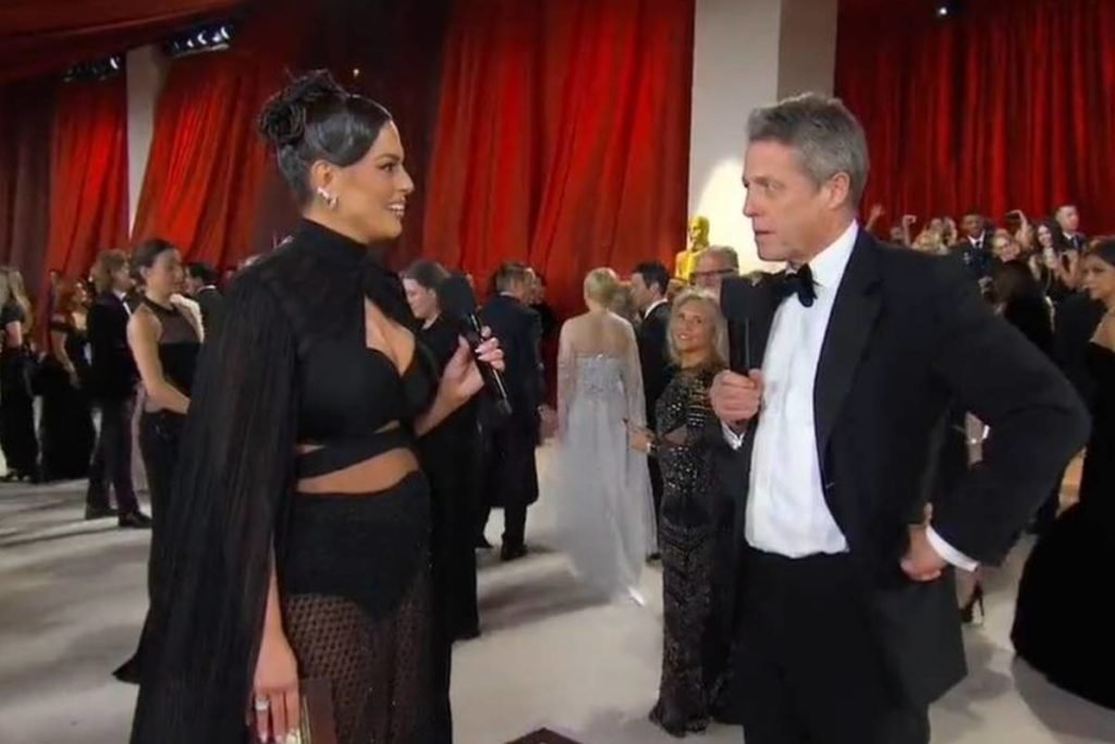 Ashley Graham e Hugh Grant - metrópoles