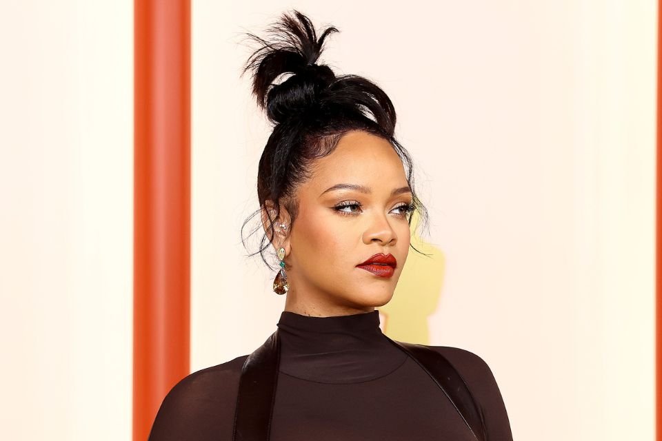 Os mais poderosos looks pré-mamã de Rihanna - Celebridades - Máxima