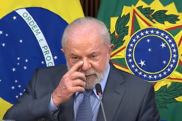Imagem colorida mostra que Lula participa de reunião ministerial no dia 14 de março de 2023 - Metrópoles