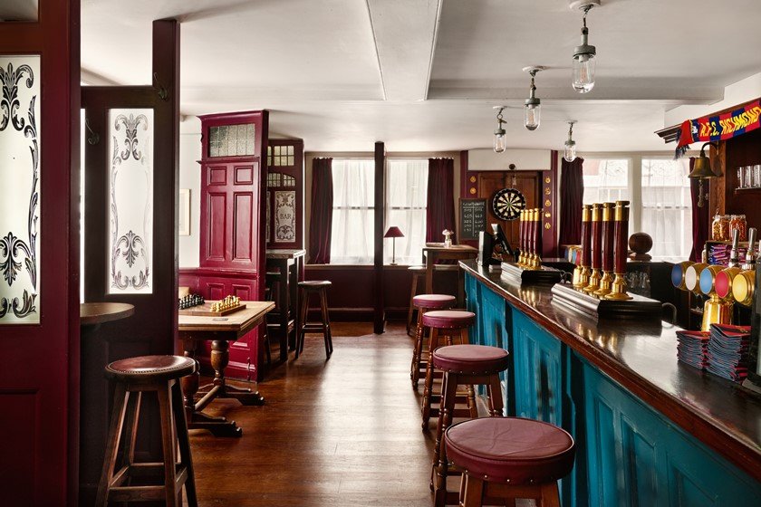 Foto do pub de Ted Lasso que vai ficar disponível no Airbnb
