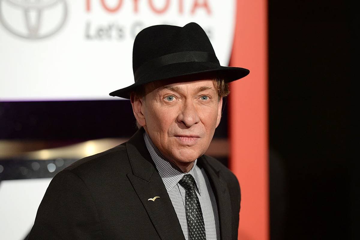 Cantor Bobby Caldwell Morre Aos 71 Anos Metr poles Cantor bobby caldwell morre aos 71 anos metr poles