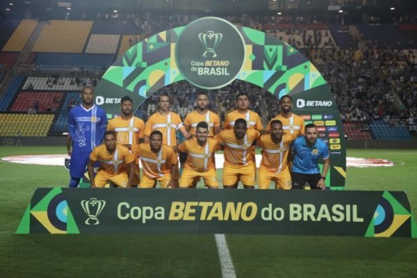 Equipe do Brasiliense posando para a foto oficial