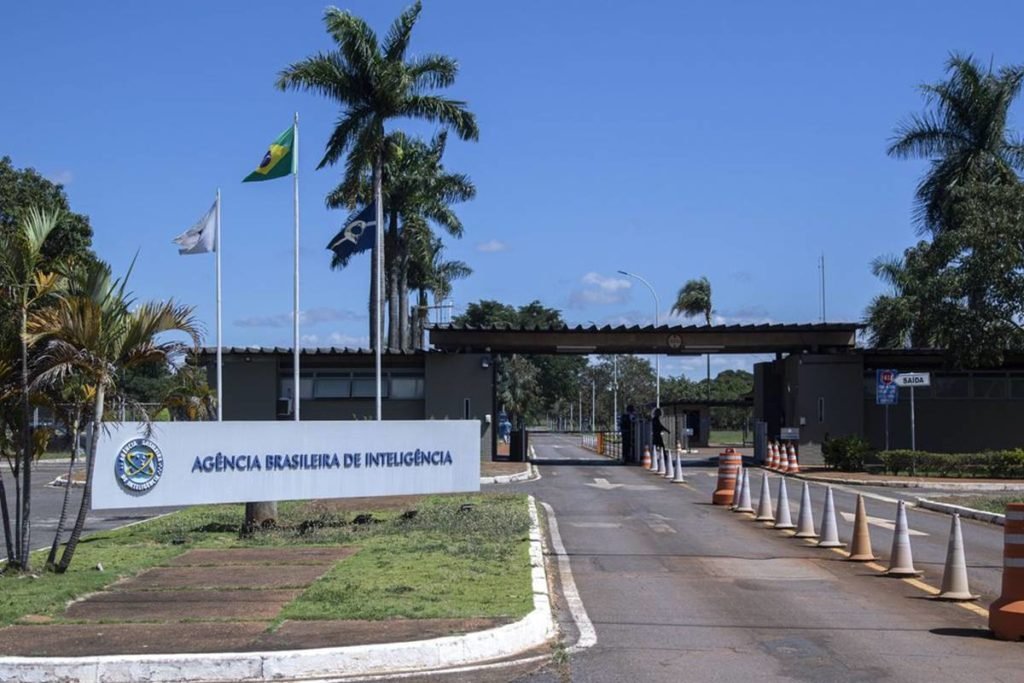 Renan quer segurar sabatina de diretor da Abin at&eacute; Lula trocar n&uacute;mero 2 |  Metr&oacute;poles