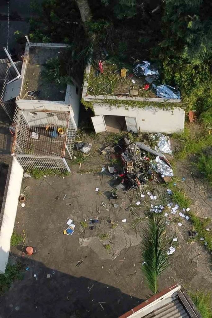 Imagens de drone mostram destroços do helicóptero