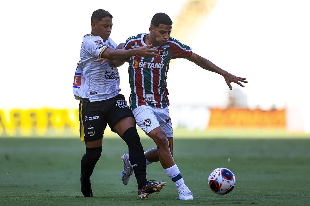 A Gazeta  Fluminense goleia o Volta Redonda e se garante na final do  Carioca