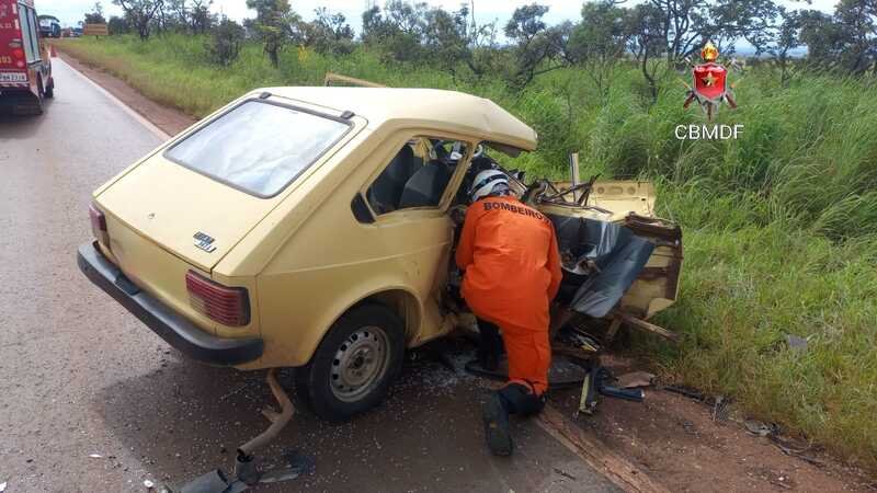 Carro capotado