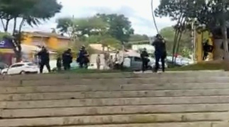 VÍDEO mostra grupo sem-teto invadindo Administração de Brazlândia, no DF, Distrito Federal