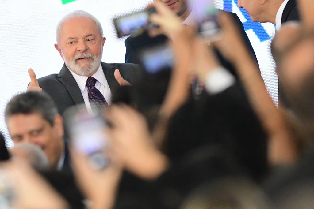 Lula reunirá governadora e prefeito adversários em almoço