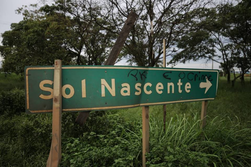 Placa - Metrópoles