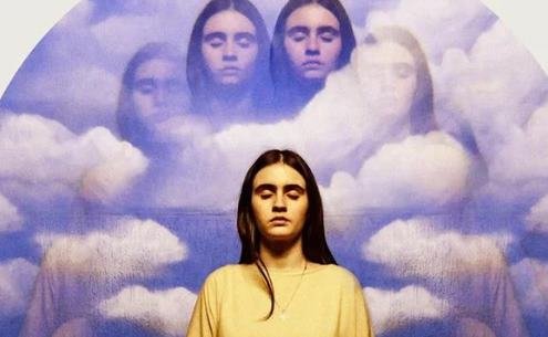 Imagem colorida do filme Raquel 1:1 - Metrópoles