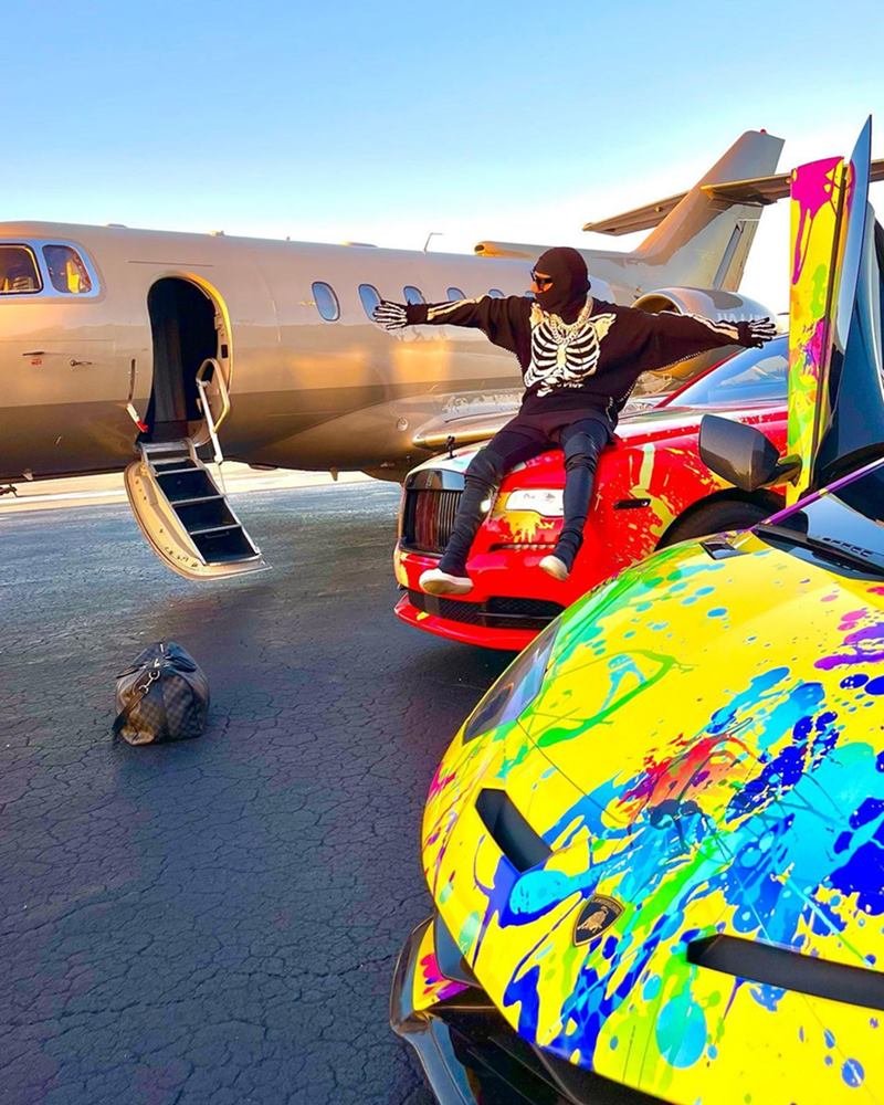 Foto colorida do rapper Rapper - Metrópoles