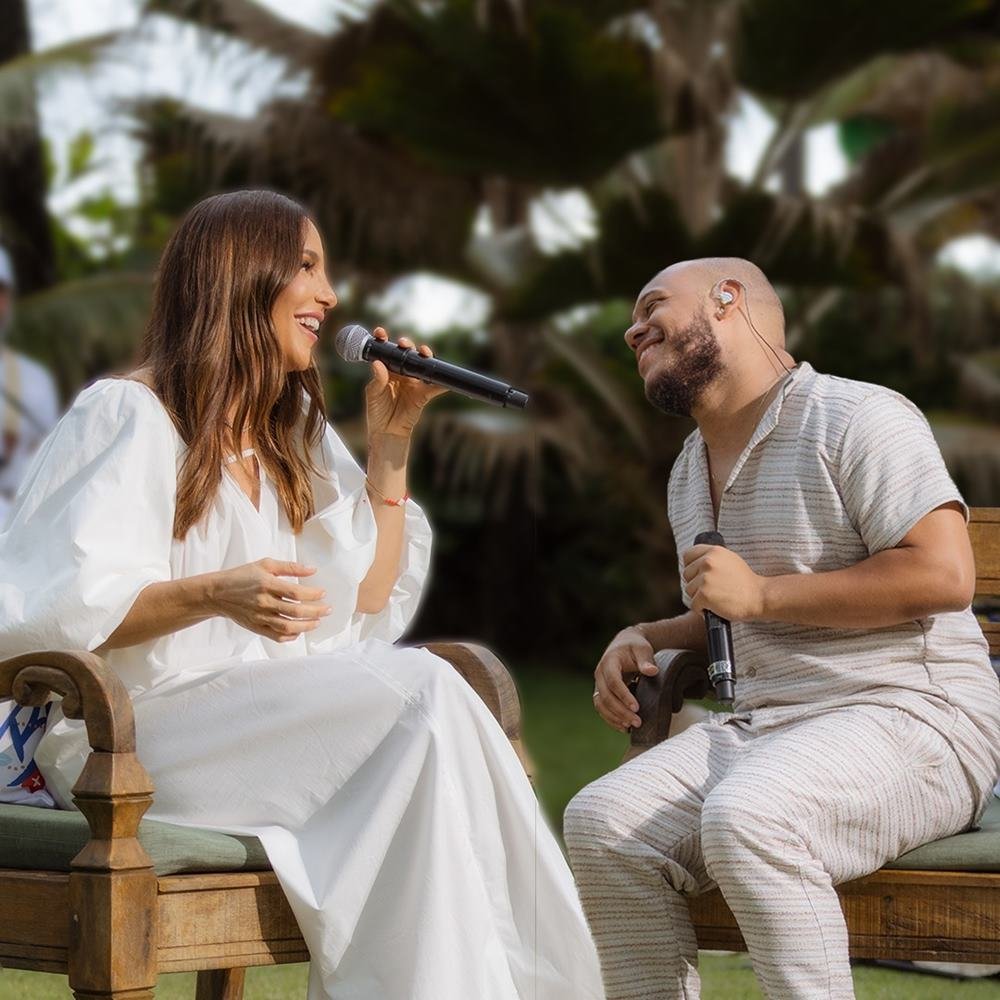 Foto colorida do Filhos da Bahia e Ivete Sangalo - Metrópoles
