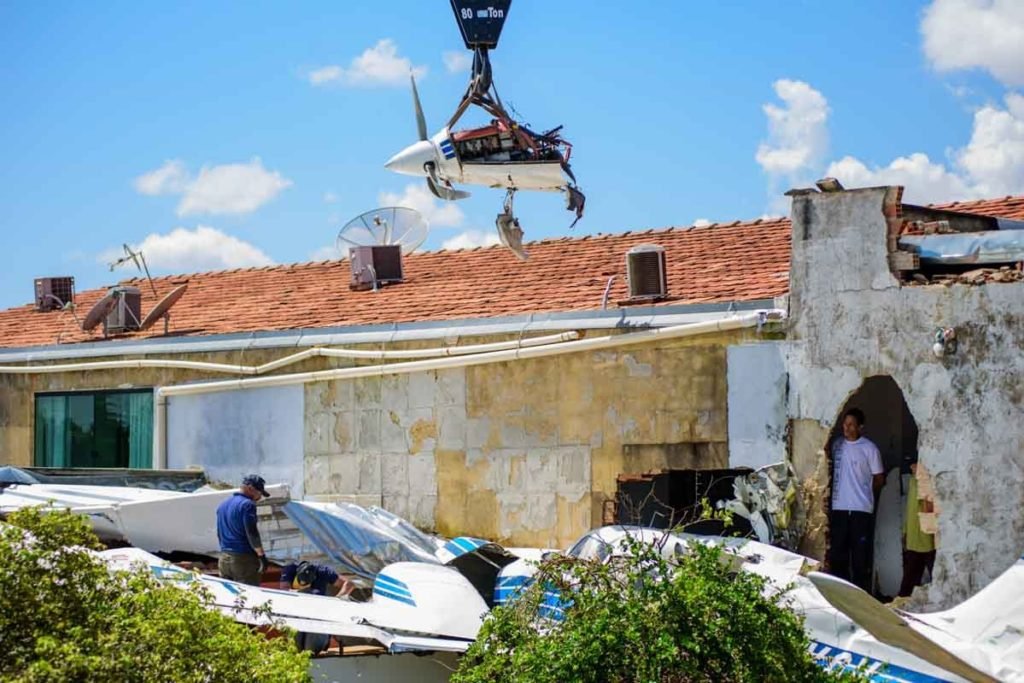 goias retirada do aviao