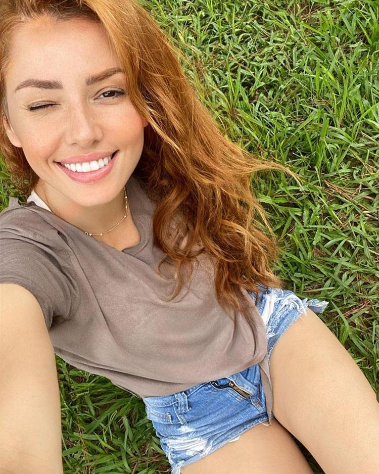 Foto colorida de Larissa Parison,ex-bailarina do Faustão - Metrópoles
