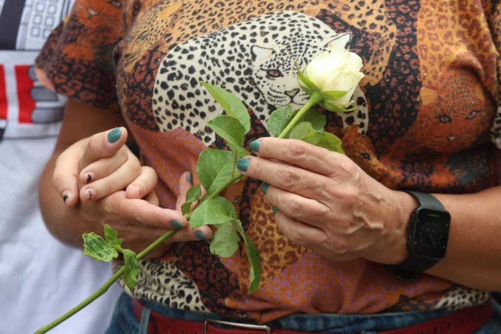 Estudantes fazem vigília nesta manhã de terça-feira (28), na Escola Estadual Thomazia Montoro-03