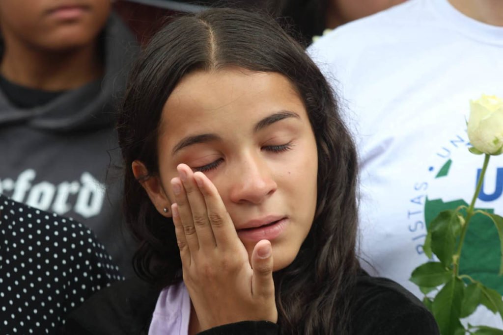 Estudantes fazem vigília nesta manhã de terça-feira (28), na Escola Estadual Thomazia Montoro-03