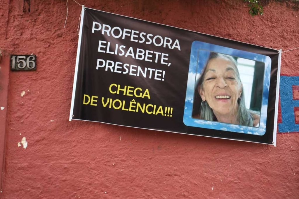 Estudantes fazem vigília nesta manhã de terça-feira (28), na Escola Estadual Thomazia Montoro-03