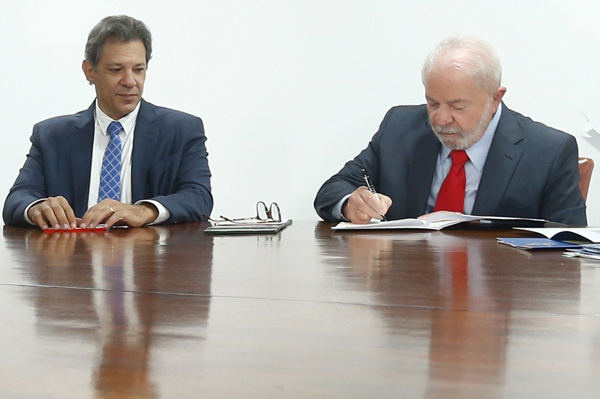 Lula bate martelo e define juros de empréstimo consignado do INSS em 1,97% | Metrópoles