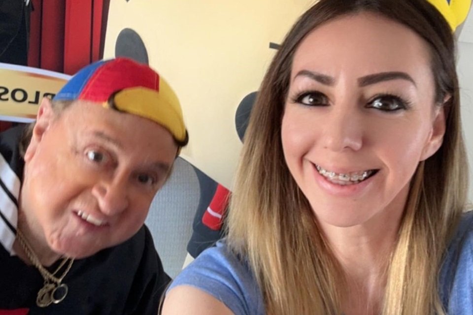 Foto colorida de Vanesa e Carlos Villagran