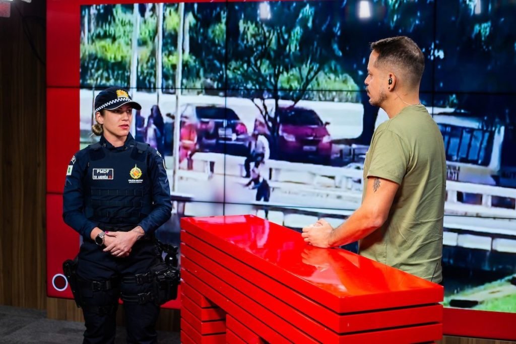 Imagem colorida de PM que salvou morador de rua