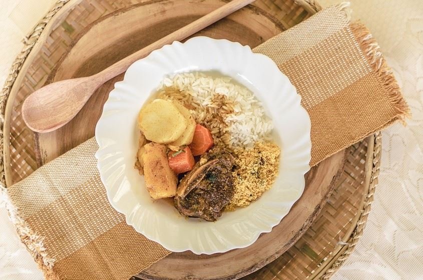 ceilândia - nordeste - Rei do Mocotó - Prato costela suculenta com legumes