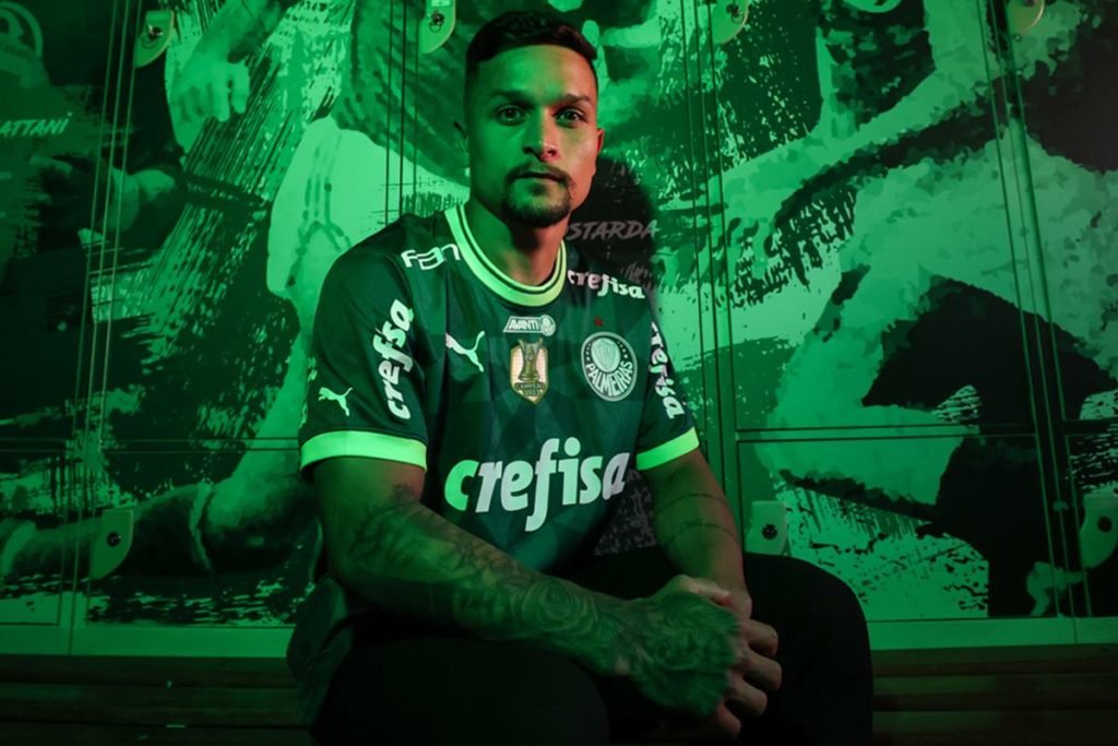 Palmeiras oficializa compra de Artur por R$ 45 milhões