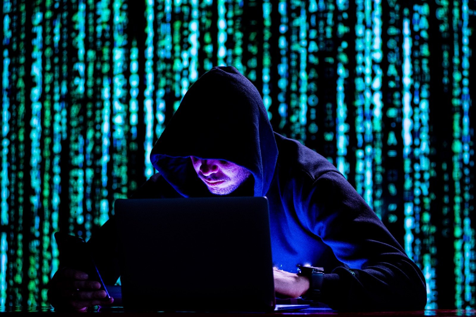 Hacker ataque - Ataques na internet, hackers, rede de sistemas, violações de dados sigilosos, documentos expostos, ciberataque5